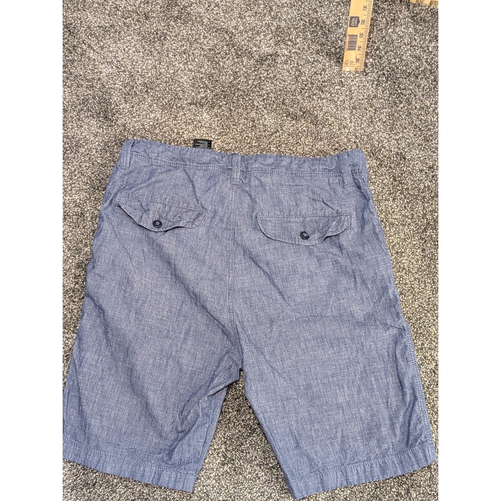 Divided H&M Mens Blue Chambray Cotton Flat Front Shorts Size 32 - Picture 2 of 10